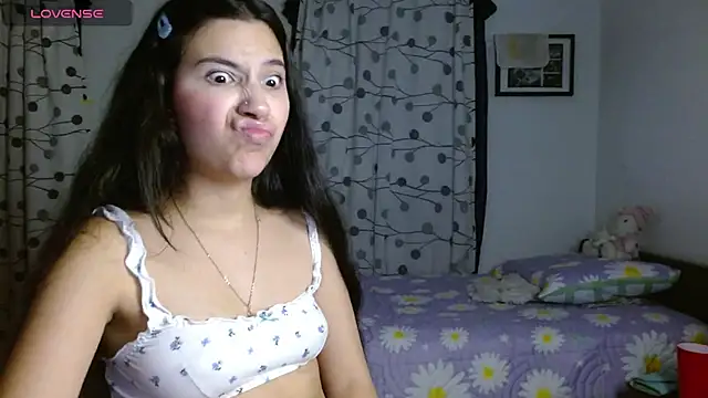 Snapshot of mia__lopez_ chatting on 01/31/25, 01:43 mia lopez online show from 01/31/25, 01:43
