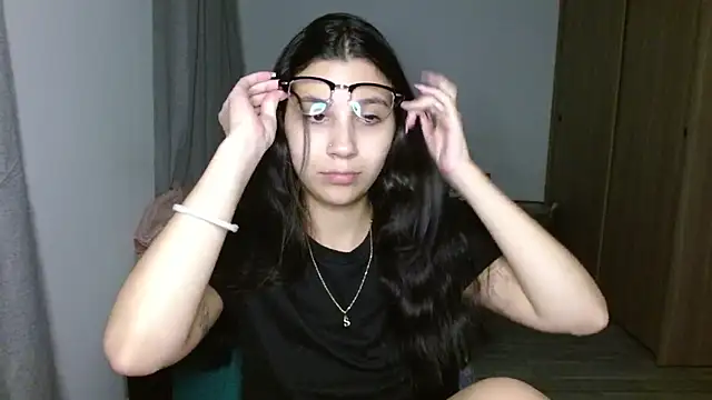 Snapshot of mia__lopez_ chatting on 10/21/25, 01:16 mia lopez online show from 10/21/25, 01:16