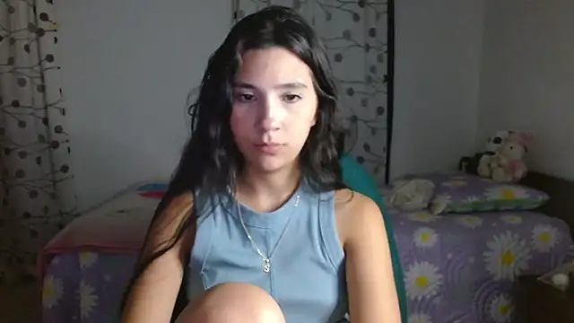 Snapshot of mia__lopez_ chatting on 03/08/25, 01:28 mia lopez online show from 03/08/25, 01:28