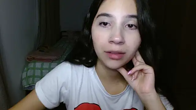 Snapshot of mia__lopez_ chatting on 09/27/25, 03:34 mia lopez online show from 09/27/25, 03:34