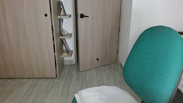 mia  lopez  online show from 04/09/26, 04:14