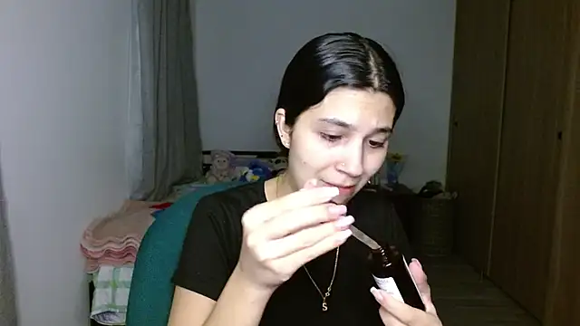 Snapshot of mia__lopez_ chatting on 09/20/25, 05:45 mia lopez online show from 09/20/25, 05:45