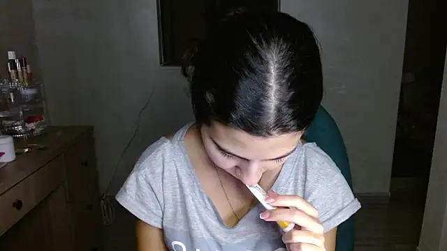 Snapshot of mia__lopez_ chatting on 07/04/26, 05:25 mia lopez online show from 07/04/26, 05:25