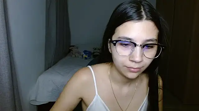mia  lopez  online show from 10/29/25, 01:04