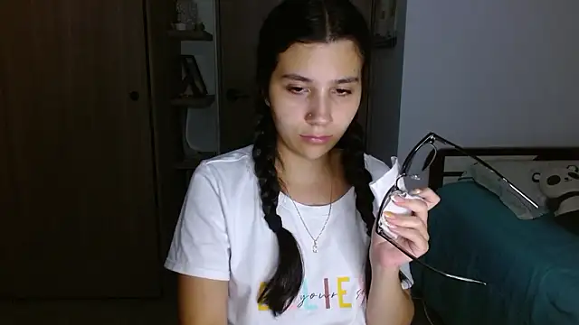 mia  lopez  online show from 02/04/26, 04:07