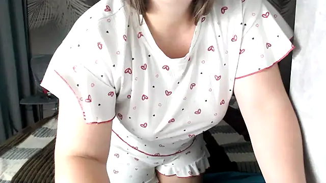 Snapshot of uliastar chatting on 09/10/25, 06:45 uliastar online show from 09/10/25, 06:45