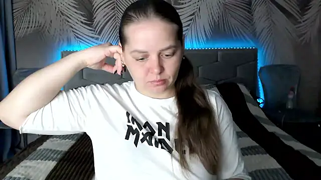 Snapshot of uliastar chatting on 10/06/25, 06:58 uliastar online show from 10/06/25, 06:58