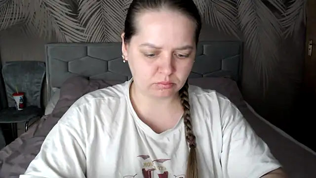 Snapshot of uliastar chatting on 03/21/25, 05:21 uliastar online show from 03/21/25, 05:21