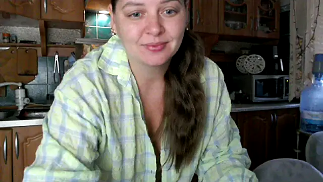 Snapshot of uliastar chatting on 10/05/25, 05:42 uliastar online show from 10/05/25, 05:42