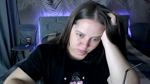 Snapshot of uliastar chatting on 09/19/25, 08:51 uliastar online show from 09/19/25, 08:51