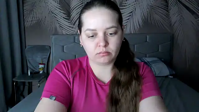 Snapshot of uliastar chatting on 03/07/25, 06:13 uliastar online show from 03/07/25, 06:13