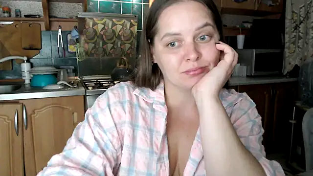 Snapshot of uliastar chatting on 10/14/25, 07:03 uliastar online show from 10/14/25, 07:03