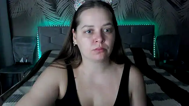 Snapshot of uliastar chatting on 10/30/25, 07:17 uliastar online show from 10/30/25, 07:17