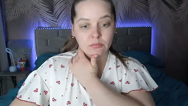 Snapshot of uliastar chatting on 03/15/25, 01:18 uliastar online show from 03/15/25, 01:18