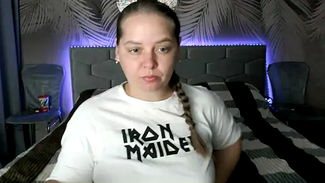 Snapshot of uliastar chatting on 09/12/25, 06:46 uliastar online show from 09/12/25, 06:46