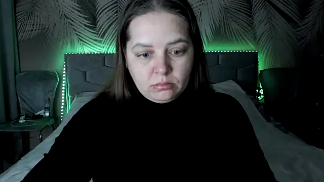 Snapshot of uliastar chatting on 12/18/25, 07:02 uliastar online show from 12/18/25, 07:02