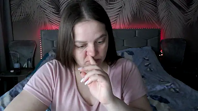 uliastar online show from 04/15/26, 05:13