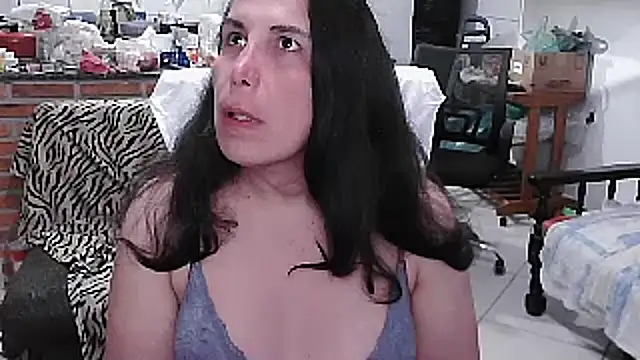 LauraVicttoria361215 online show from 10/22/25, 11:25