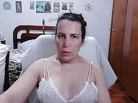 LauraVicttoria361215 online show from 03/08/25, 10:32