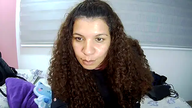 Snapshot of gatubelahot chatting on 10/24/25, 02:32 gatubelahot online show from 10/24/25, 02:32