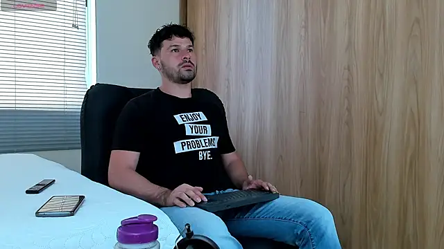 alexman fuck online show from 04/15/26, 10:21