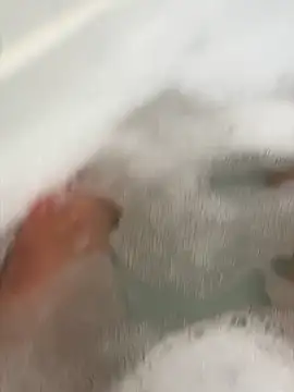 Snapshot of bastiiioooo chatting on 12/18/25, 12:09 bastiiioooo online show from 12/18/25, 12:09