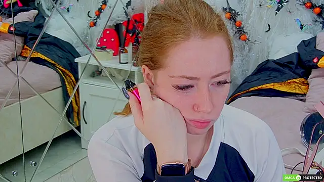 TinaBrook online show from 10/30/25, 04:11