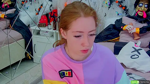 TinaBrook online show from 10/31/25, 04:09