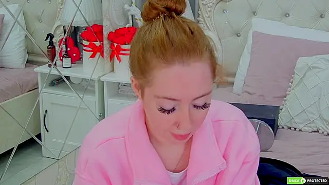 TinaBrook online show from 09/29/25, 03:35