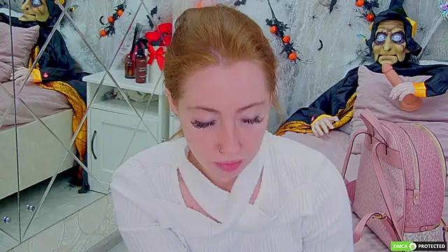 TinaBrook online show from 10/22/25, 04:23