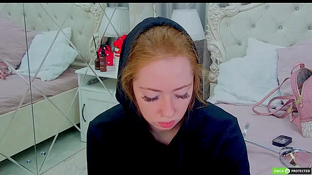 TinaBrook online show from 10/15/25, 03:49