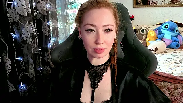 Snapshot of TinaBrook chatting on 03/16/26, 05:44 TinaBrook online show from 03/16/26, 05:44