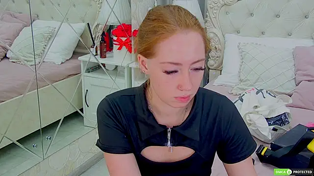 TinaBrook online show from 10/09/25, 03:51