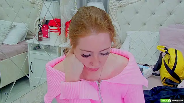 TinaBrook online show from 10/01/25, 03:44