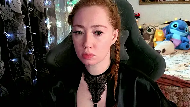 Snapshot of TinaBrook chatting on 03/16/26, 04:42 TinaBrook online show from 03/16/26, 04:42