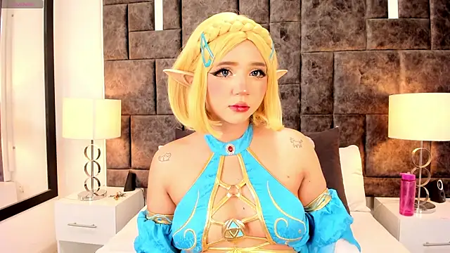 Snapshot of Petit-Rosse chatting on 02/10/25, 08:00 Petit-Rosse online show from 02/10/25, 08:00