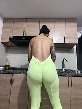 valeriia25  online show from 11/26/25, 12:43