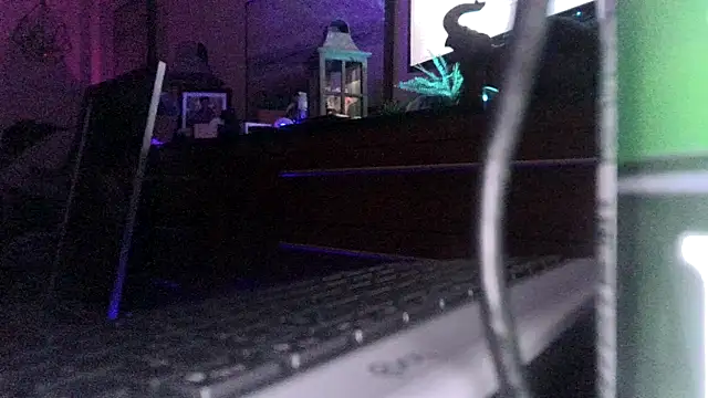 hotplombier online show from 03/07/26, 06:42