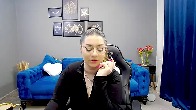 Katewalker  online show from 03/21/25, 06:18