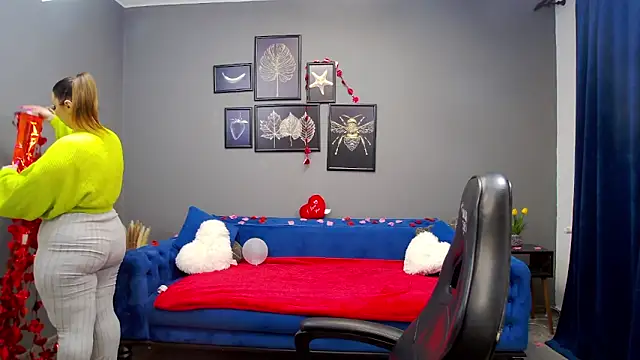 Katewalker  online show from 02/14/25, 06:19