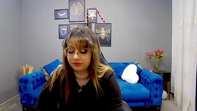 Katewalker  online show from 02/21/25, 06:15