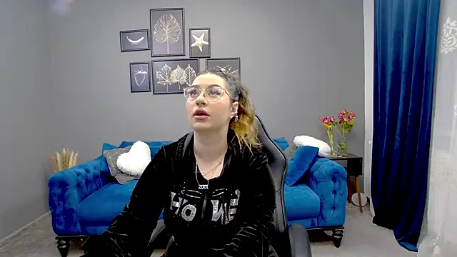 Katewalker  online show from 03/19/25, 06:12