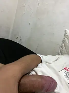 Snapshot of Magosupreme chatting on 10/16/25, 06:43 Magosupreme online show from 10/16/25, 06:43