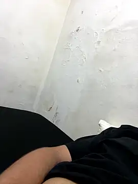 Snapshot of Magosupreme chatting on 10/23/25, 06:28 Magosupreme online show from 10/23/25, 06:28