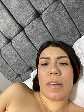 martina contreras online show from 10/25/25, 06:12