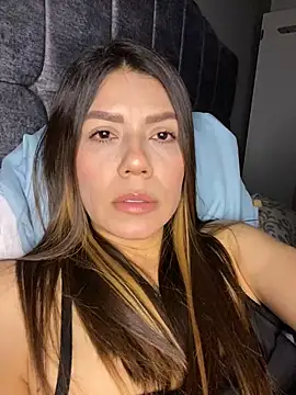 martina contreras online show from 12/14/25, 03:13