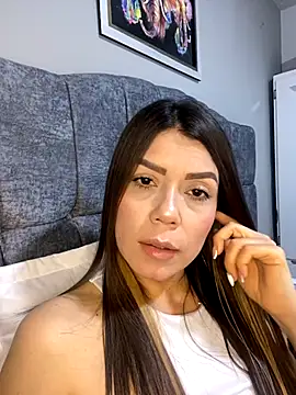 martina contreras online show from 12/01/25, 03:07