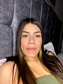 martina contreras online show from 10/29/25, 05:06