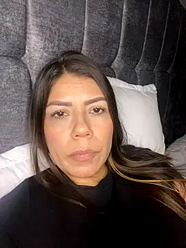 martina contreras online show from 11/01/25, 08:08