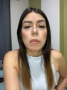 Snapshot of martina_contreras chatting on 02/03/25, 06:02 martina contreras online show from 02/03/25, 06:02